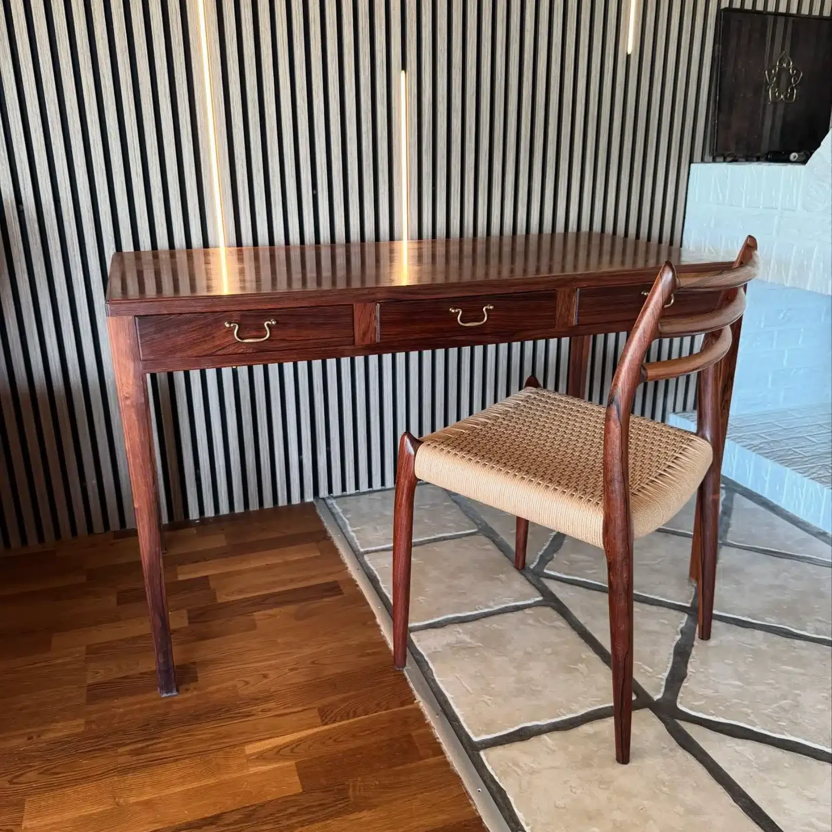 Retro skrivebord - en del af sortimentet af designer møbler